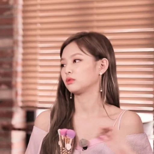 Эмодзи jennie blackpink