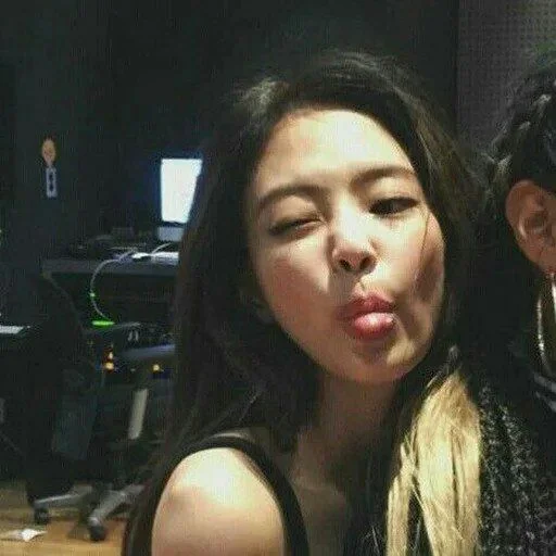 Эмодзи Jennie Blackpink