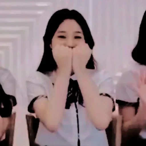 😣