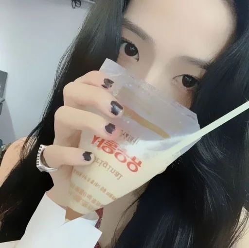 Эмодзи jisoo kim