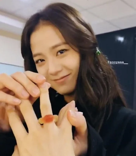 Эмодзи jisoo kim