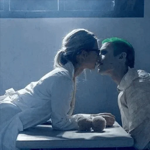 Эмодзи joker and harley love story