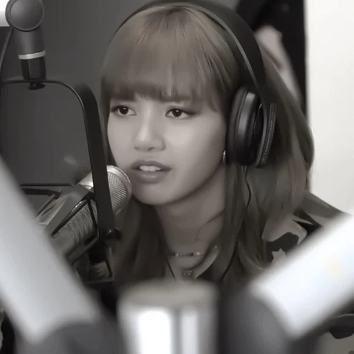 Эмодзи lisa blackpink