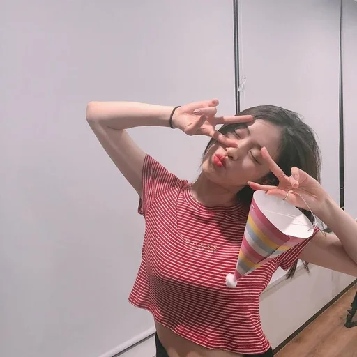Эмодзи itzy ryujin