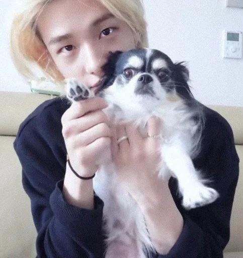 Эмодзи HYUNJIN