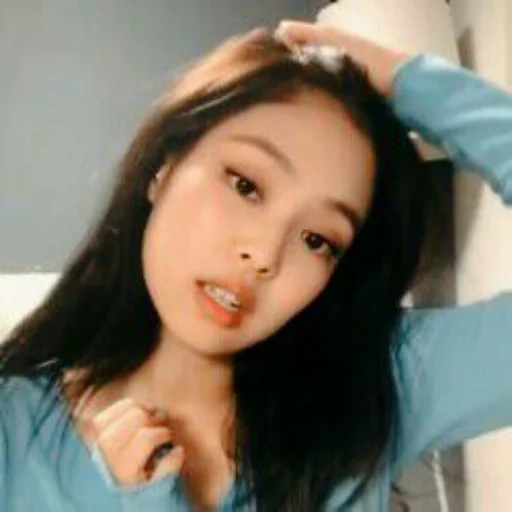 Эмодзи kim jennie