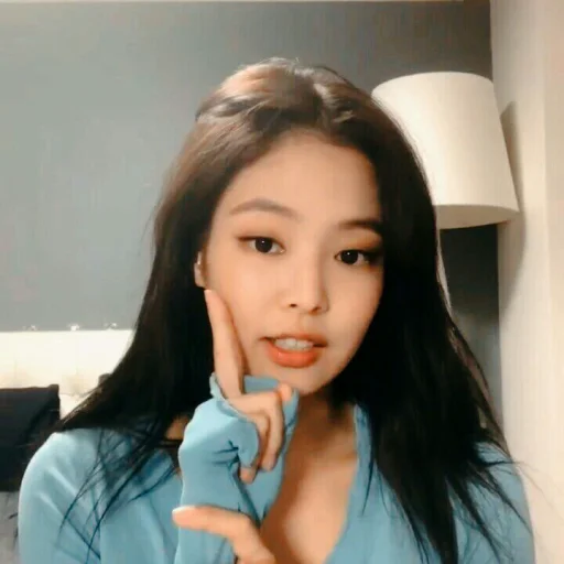 Эмодзи kim jennie