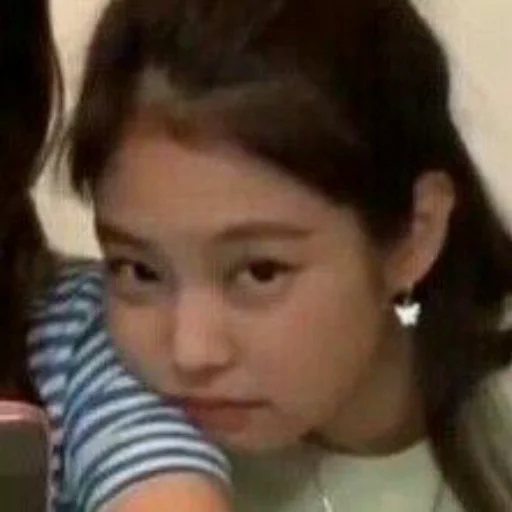 Эмодзи kim jennie