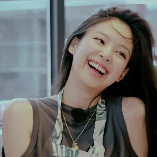 Эмодзи kim jennie dark