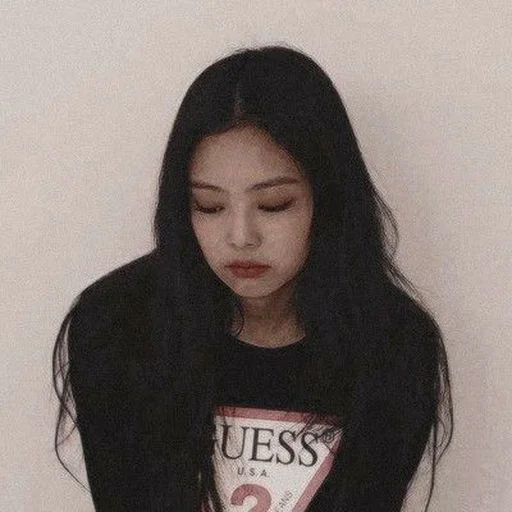 Эмодзи kim jennie dark