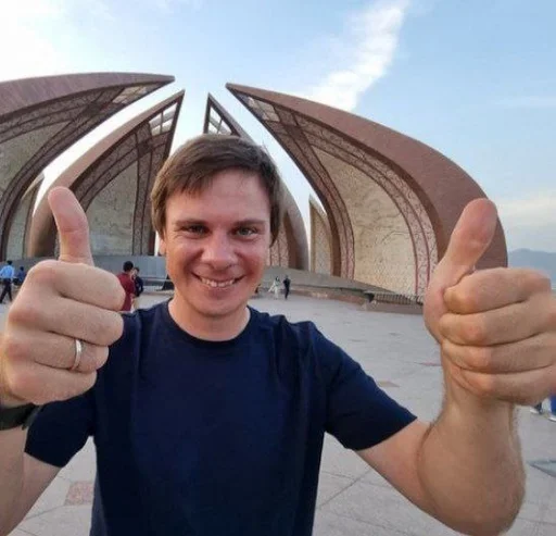 Эмодзи дмитрий комаров