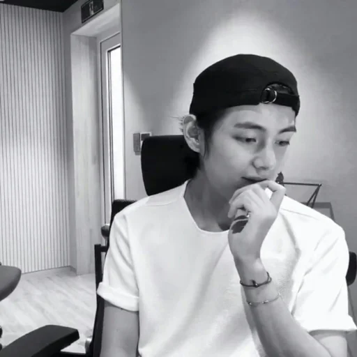 Эмодзи bts kim taehyung