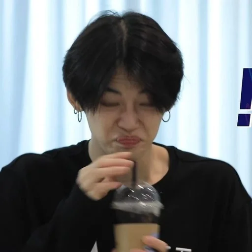 Эмодзи котик енджун