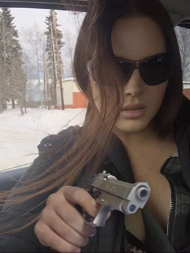 Эмодзи queen lana del rey