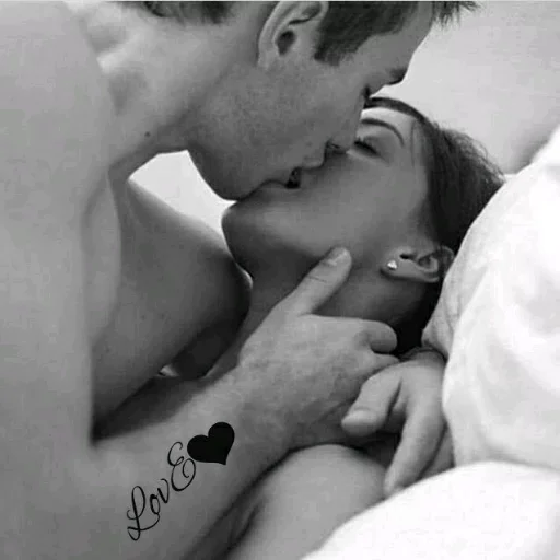 Эмодзи love sex and cuddles
