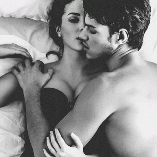 Эмодзи love sex and cuddles