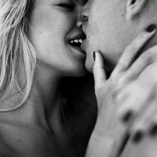 Эмодзи love sex and cuddles