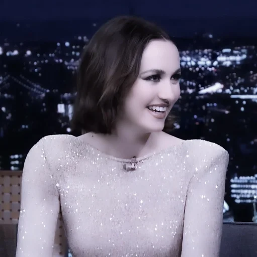 Эмодзи Maude Apatow