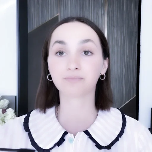 Эмодзи Maude Apatow