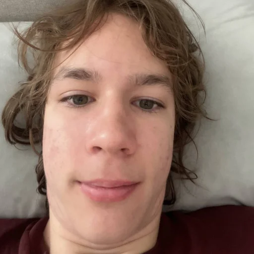 Эмодзи медведь наш батя