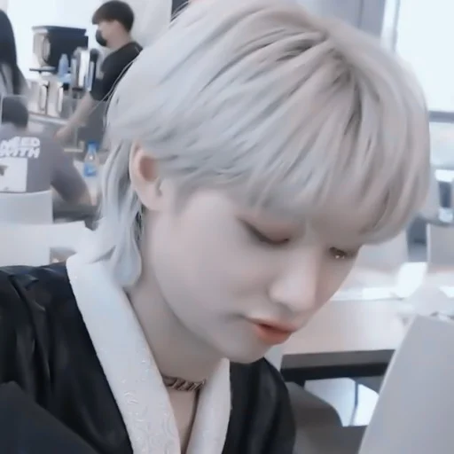 Эмодзи あ 𝘮𝘰𝘰𝘥 𝘧𝘦𝘭𝘪𝘹 :;