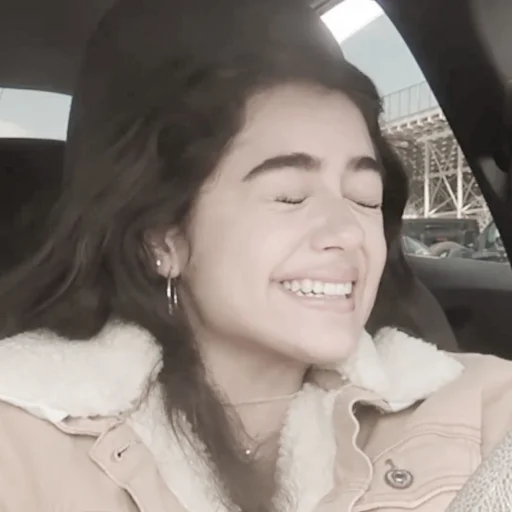 Эмодзи Madison Beer