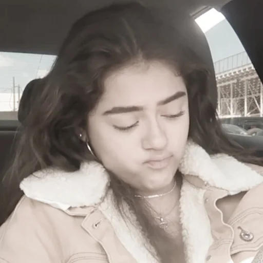 Эмодзи Madison Beer