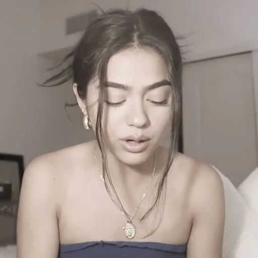 Эмодзи Madison Beer