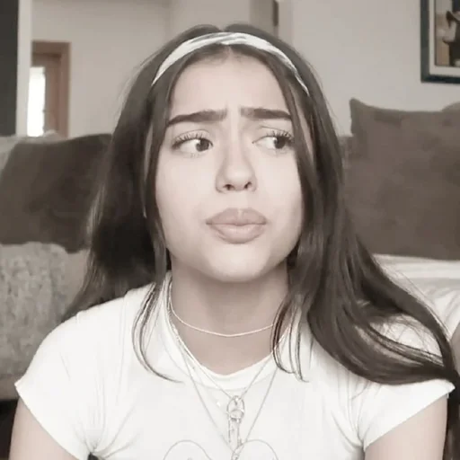 Эмодзи Madison Beer
