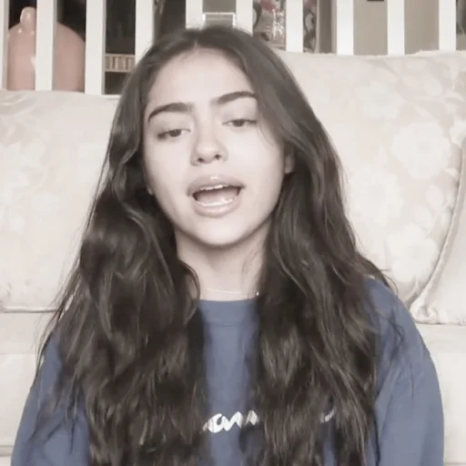 Эмодзи Madison Beer