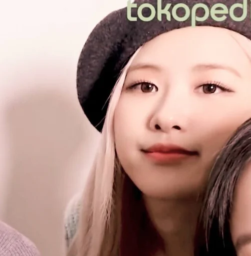 Эмодзи rose blackpink