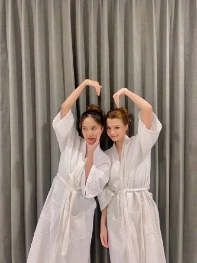 Эмодзи Pink Theory