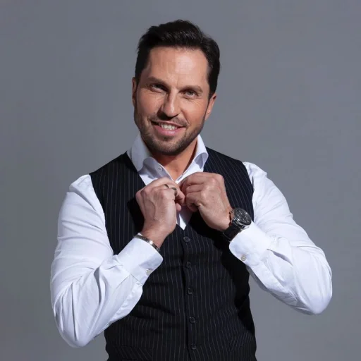 Эмодзи артур пирожков