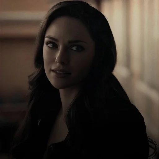 Эмодзи lizzie saltzman