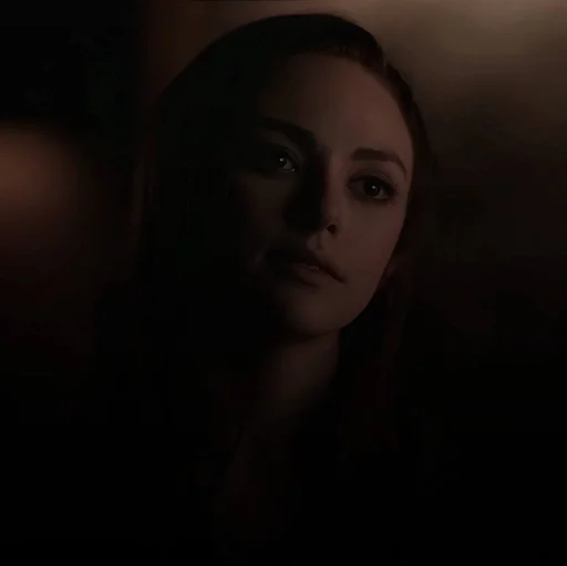 Эмодзи lizzie saltzman