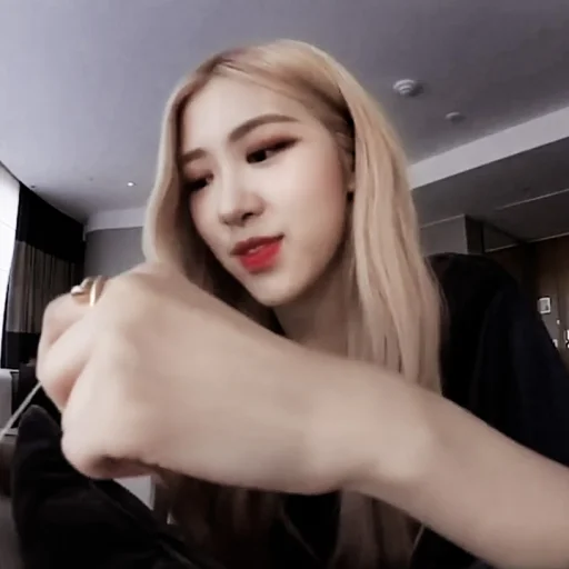 Эмодзи rose blackpink