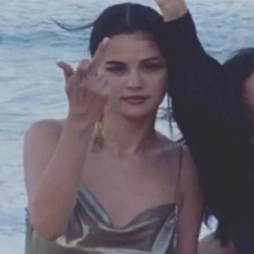 Эмодзи SelenaGomez