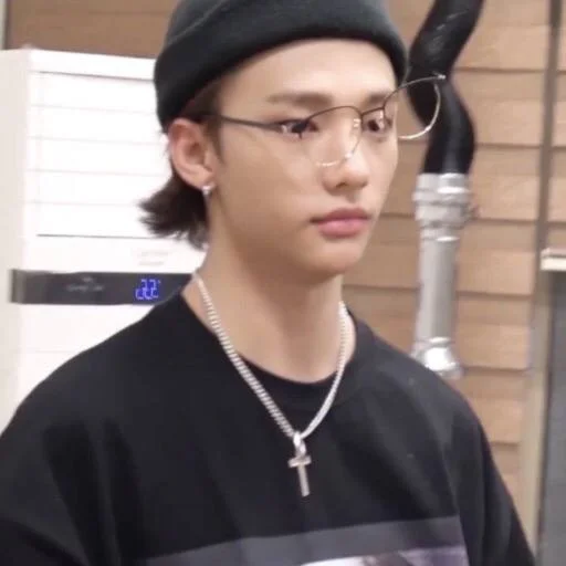 Эмодзи бездомные дети