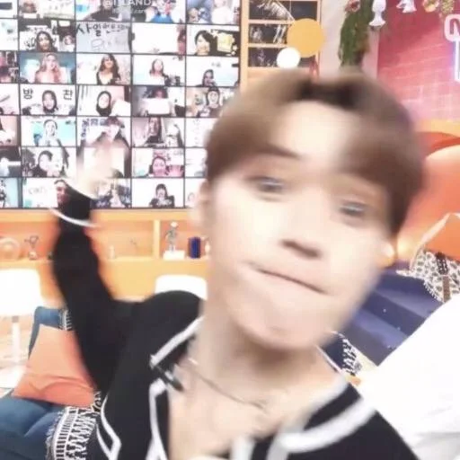 Эмодзи бездомные дети