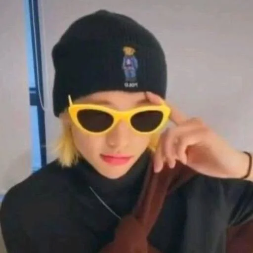 Эмодзи бездомные дети