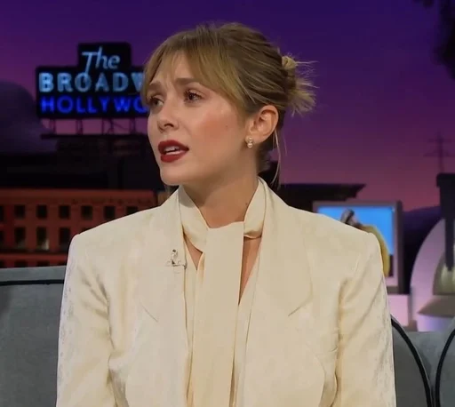 Эмодзи Elizabeth Olsen
