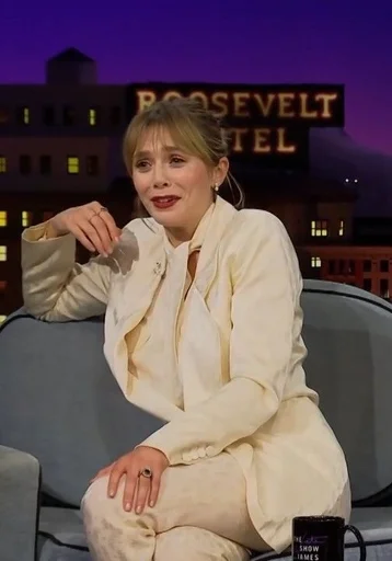 Эмодзи Elizabeth Olsen