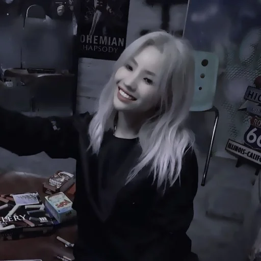 Эмодзи soyeon Чон Со Ён