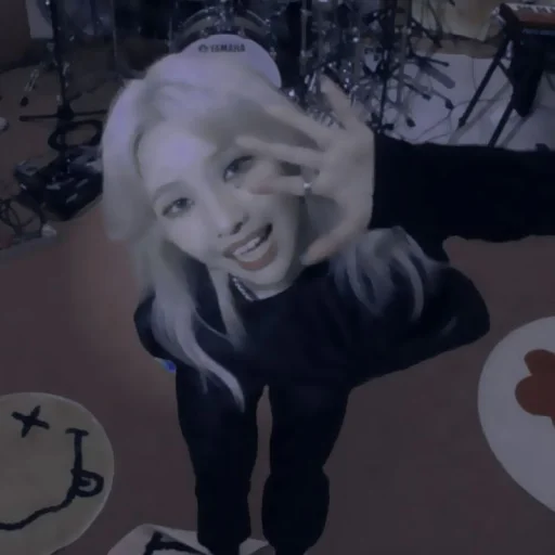 Эмодзи soyeon Чон Со Ён