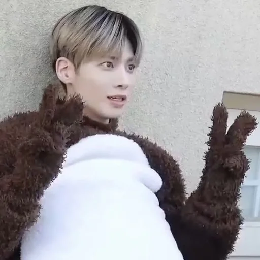 Эмодзи Ким Тхэхен