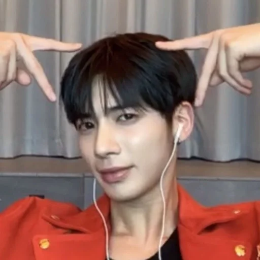 Эмодзи Ким Тхэхен