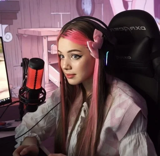 Эмодзи акулич