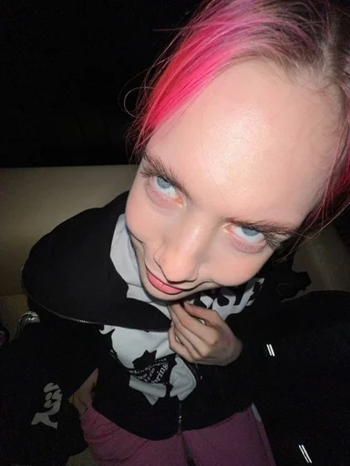 Эмодзи акулич