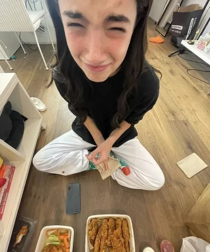 Эмодзи Чарли ДАмелио