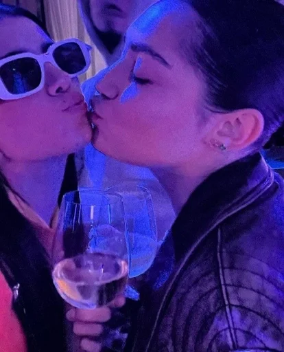 Эмодзи Чарли ДАмелио